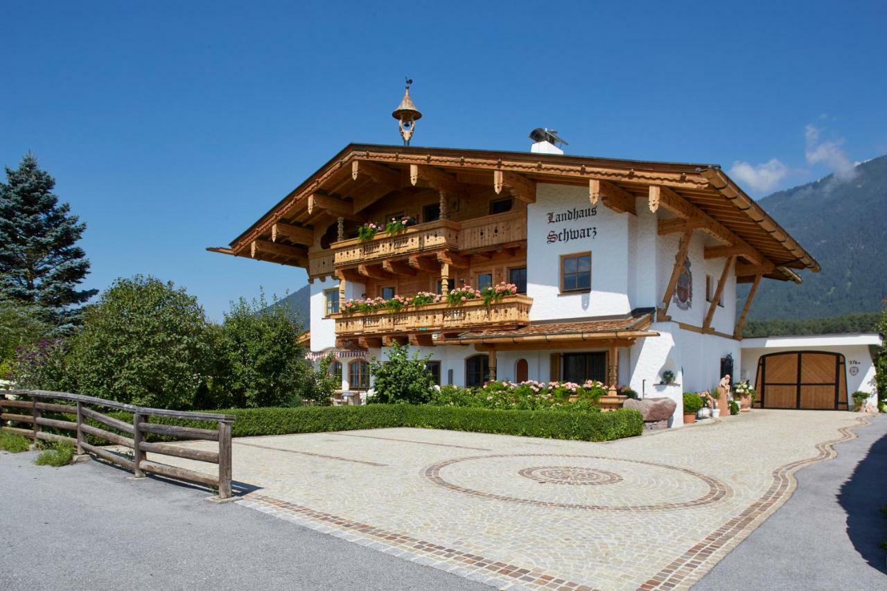 Schwarz Apartment